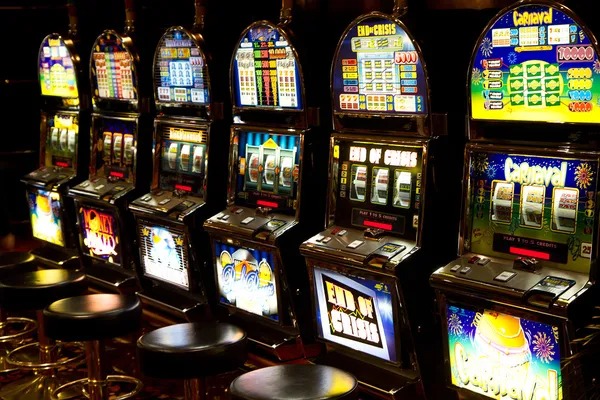 Macau Pools prediction interface on multislot88 showing number selection and draw schedule